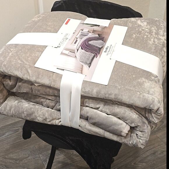 Koolaburra By Ugg Bentley Full/Queen Velvet Quilt Set w/Shams- Silver - Picture 11 of 11